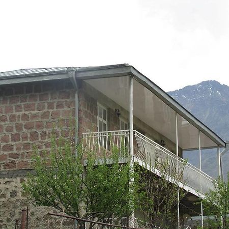 Red Stone Guest House Stepantsminda Room photo