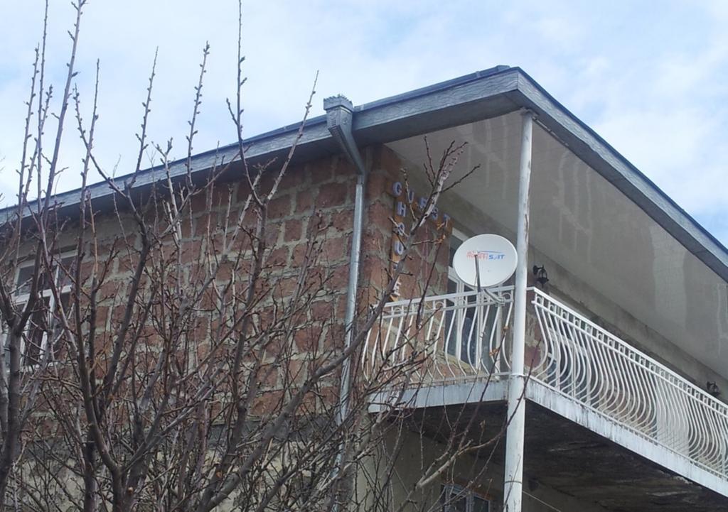 Red Stone Guest House Stepantsminda Exterior photo