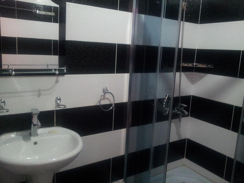 Red Stone Guest House Stepantsminda Room photo
